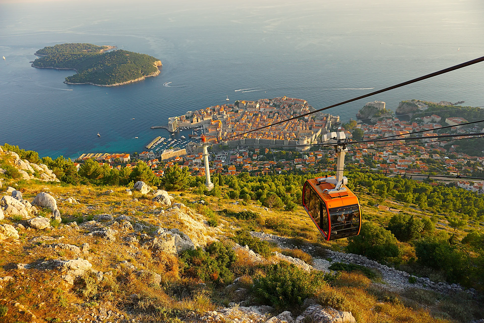 Vue vers la vieille ville Vue vers la vieille ville — Mont Srd (Croatie)
