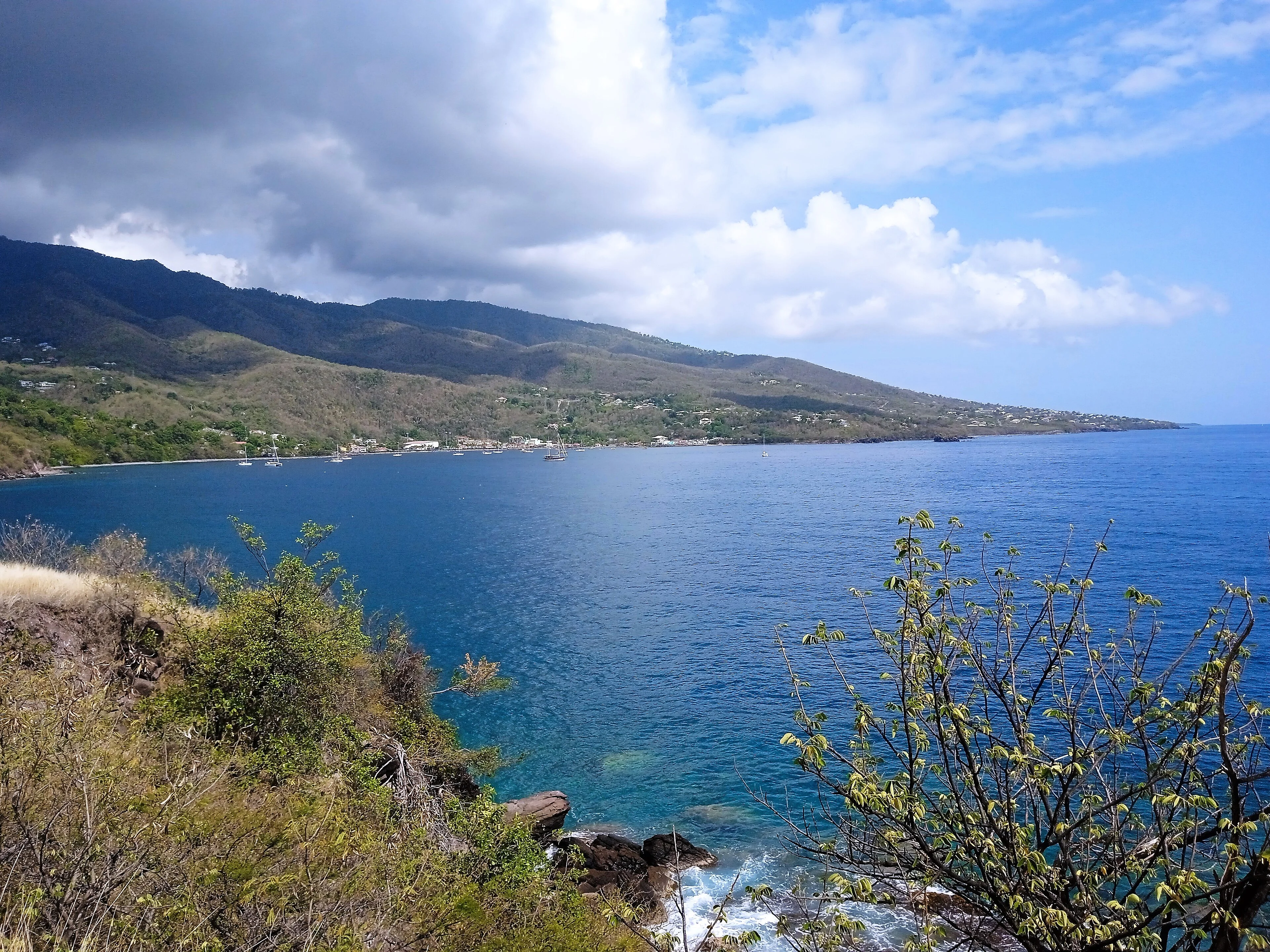 https://thumb.wikimedia.org/wikipedia/commons/thumb/1/18/Anse_de_Bouillante_2.jpg/3840px-Anse_de_Bouillante_2.jpg?utm_source=commons.wikimedia.org&utm_campaign=index&utm_content=thumbnail