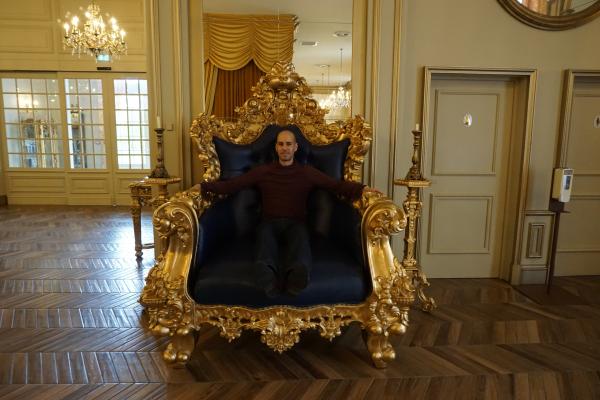 Le Trône et son Roi