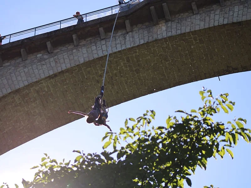 Saut à l'élastique au Viaduc de Pélussin