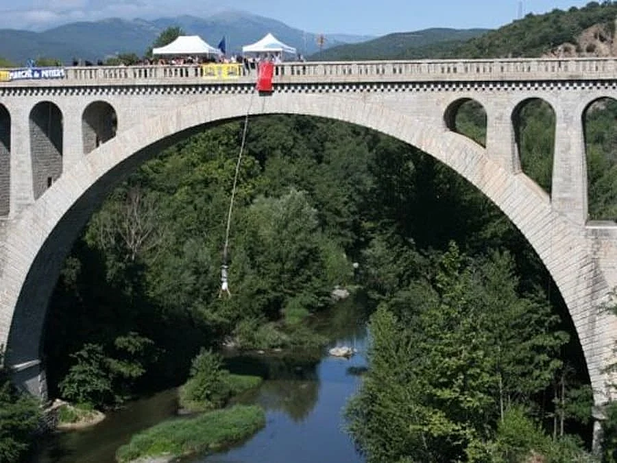 Saut à l'élastique à 65m de hauteur