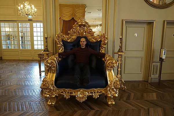 Le Trône et son Roi
