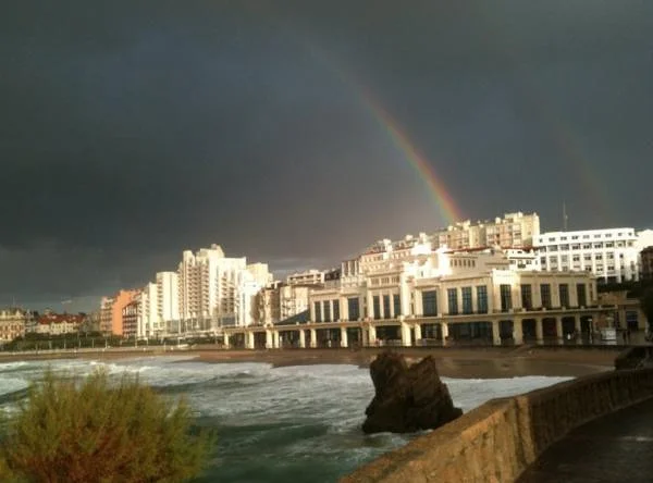 La grande plage sous l'orage — Grande Plage (France)
