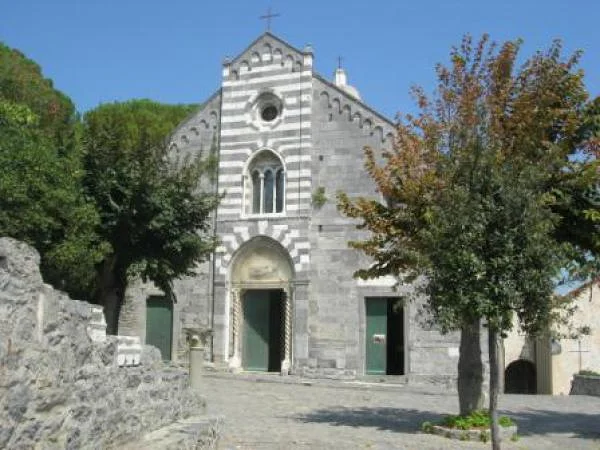 L'église Saint Pierre de Portovenere L'église Saint Pierre de Portovenere — Église Saint-Pierre (Italie)