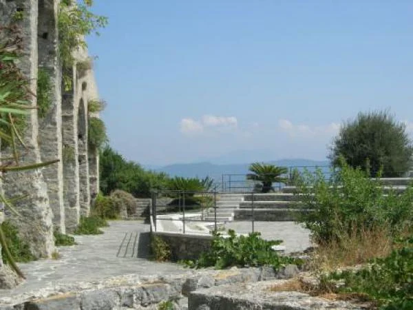Remparts du château des Doria Remparts du château des Doria — Château des Doria (Italie)