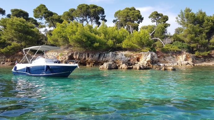 Sainte Marguerite, à 15 minutes de Cannes en bateau ©Gianliguori