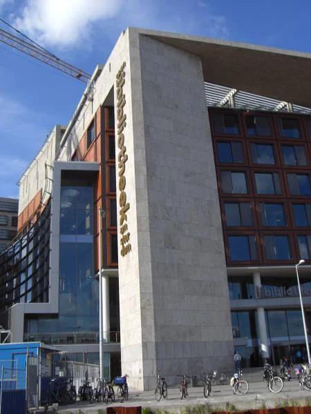 OBA, la bibliothèque Publique d'Amsterdam — Amsterdam (Pays-Bas)