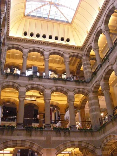 Intérieur du Magna Plaza — Amsterdam (Pays-Bas)