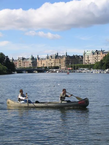 Canoé au bord de Djurgarden Canoé au bord de Djurgarden — Stockholm (Suède)