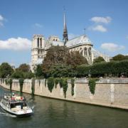 Visiter Paris en bateau le jour ou la nuit, comment choisir ?