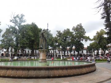 Statue de Vasco de Quiroga
