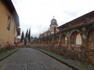 Rue piétonne vers le Templo Sagrario