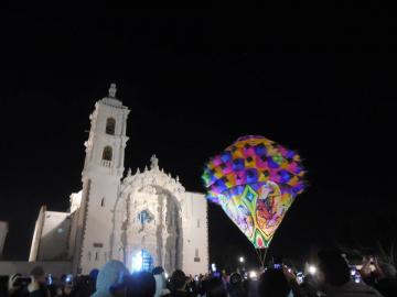 Le ballon de la légende de Popocatépetl et Iztaccíhuatl