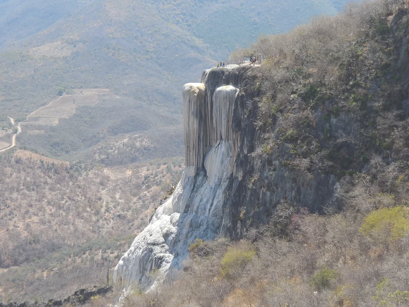 Deuxième cascade de profil — Hierve el Agua (Mexique)