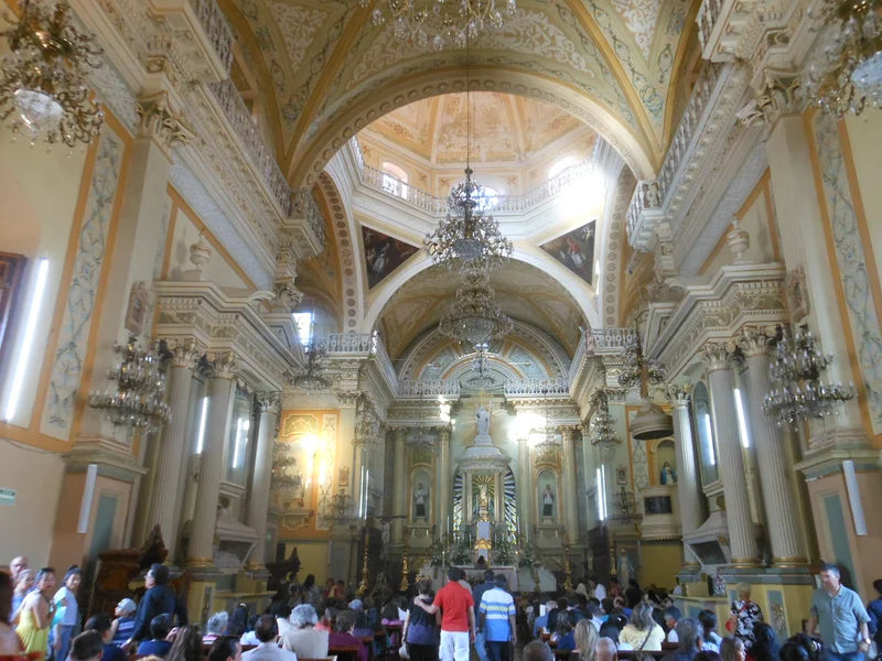 Intérieur de la Basilique — Basilique Notre-Dame de Guanajuato (Mexique)