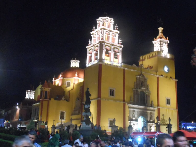 La Basilique de nuit — Basilique Notre-Dame de Guanajuato (Mexique)