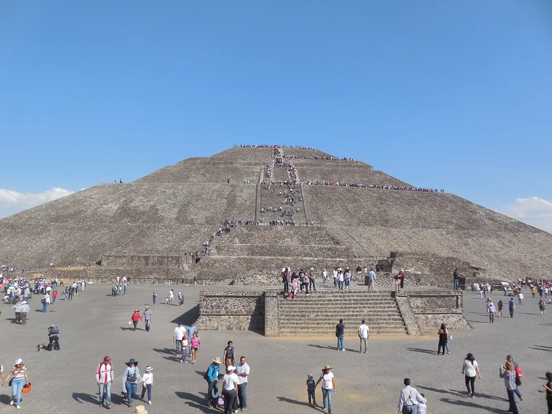 La Pyramide du Soleil — Site archéologique de Teotihuacan (Mexique)