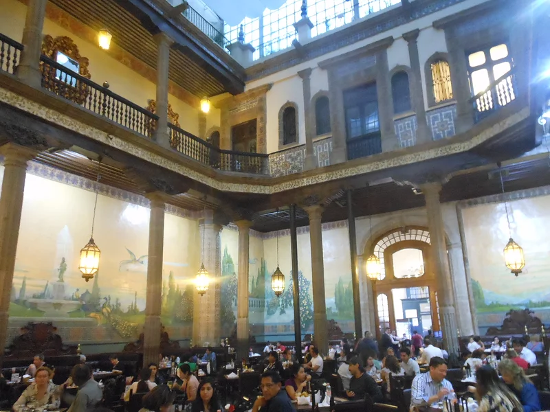 Intérieur de la Casa de los Azulejos — Mexico (Mexique)