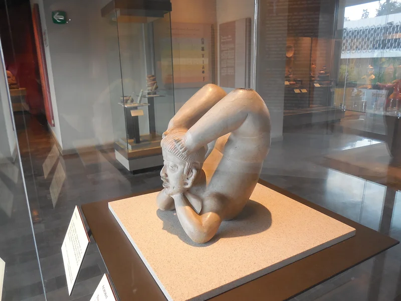 L'acrobate de Tlatilco — Musée national d'anthropologie de Mexico (Mexique)