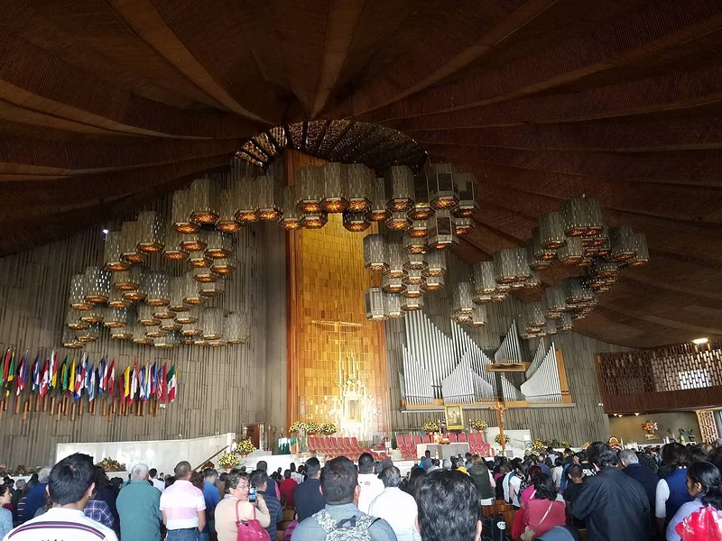 Intérieur de la Basilique — Basilique Notre-Dame de Guadalupe (Mexique)