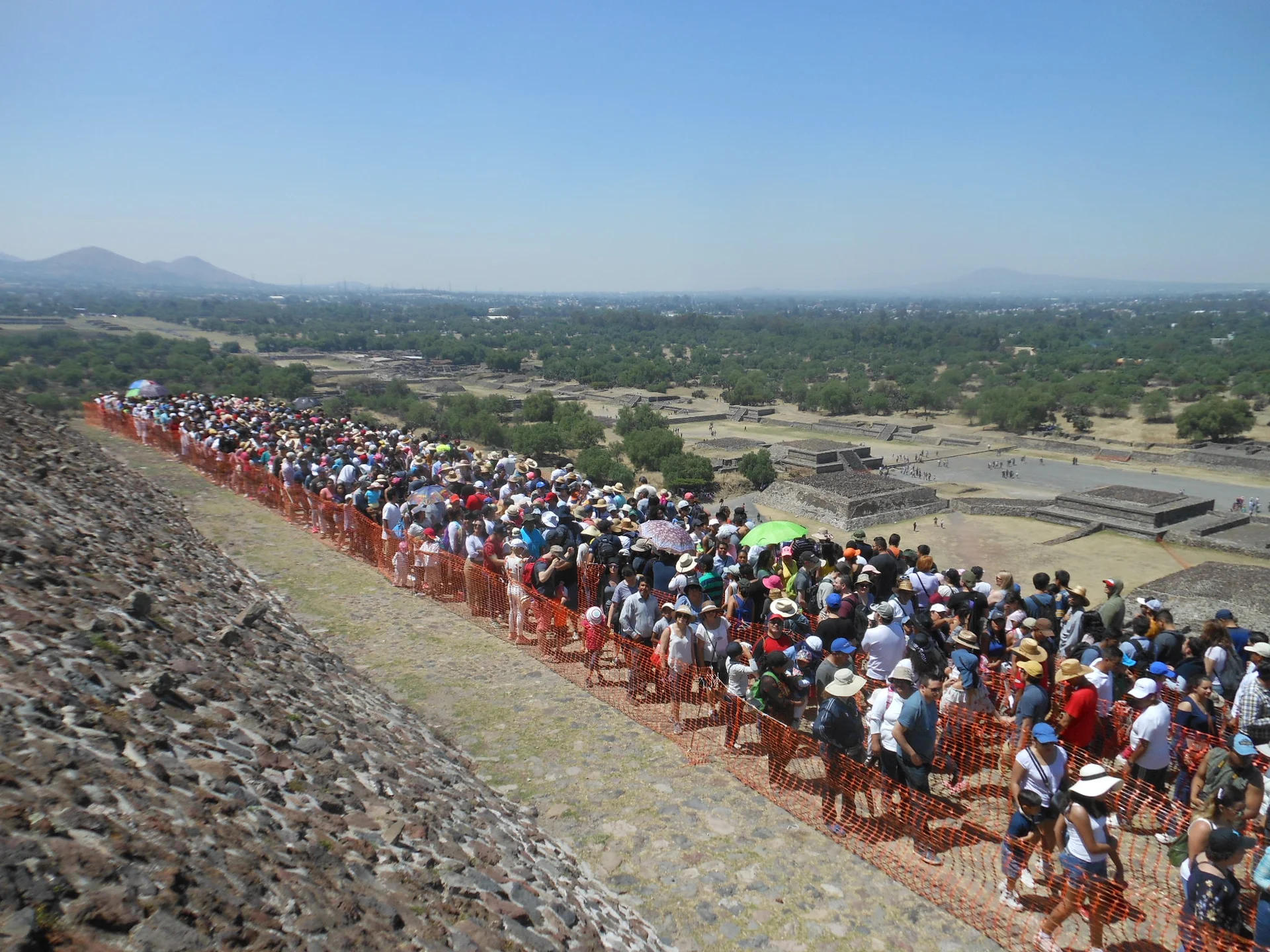 L'ascension du Temple du Soleil — Site archéologique de Teotihuacan (Mexique)