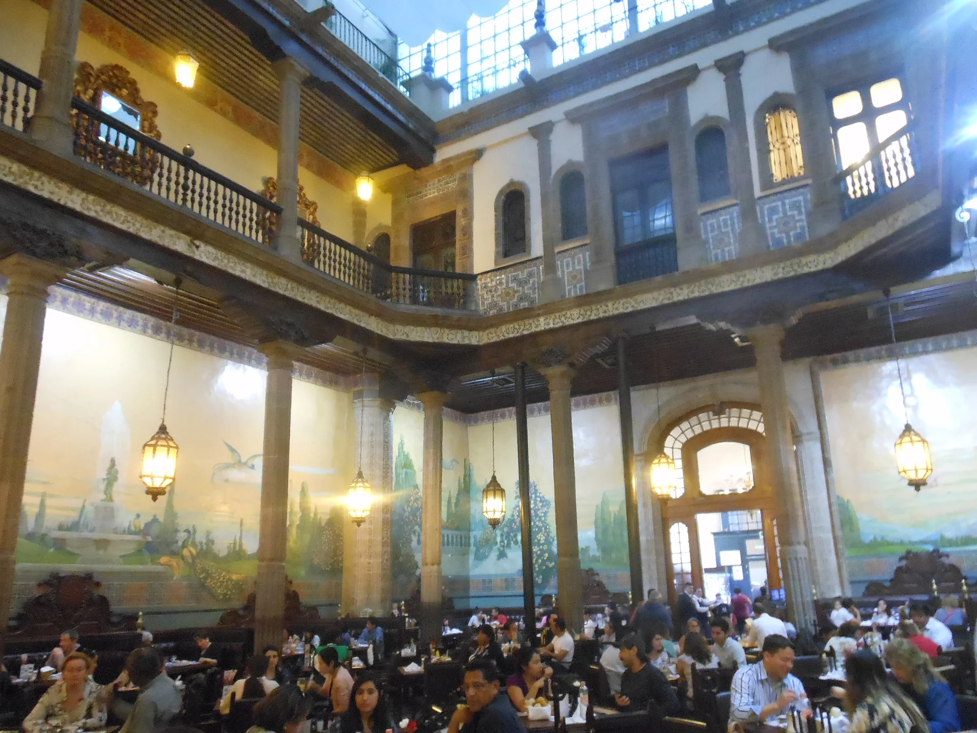 Intérieur de la Casa de los Azulejos Intérieur de la Casa de los Azulejos — Mexico (Mexique)