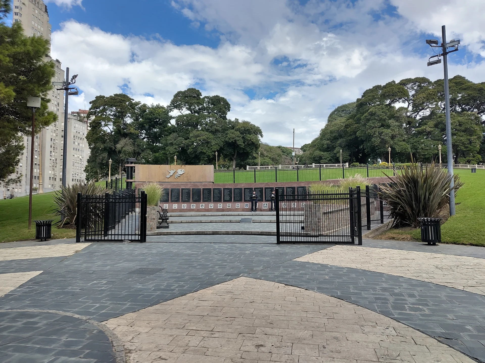 Monument aux morts  — Buenos Aires (Argentine)