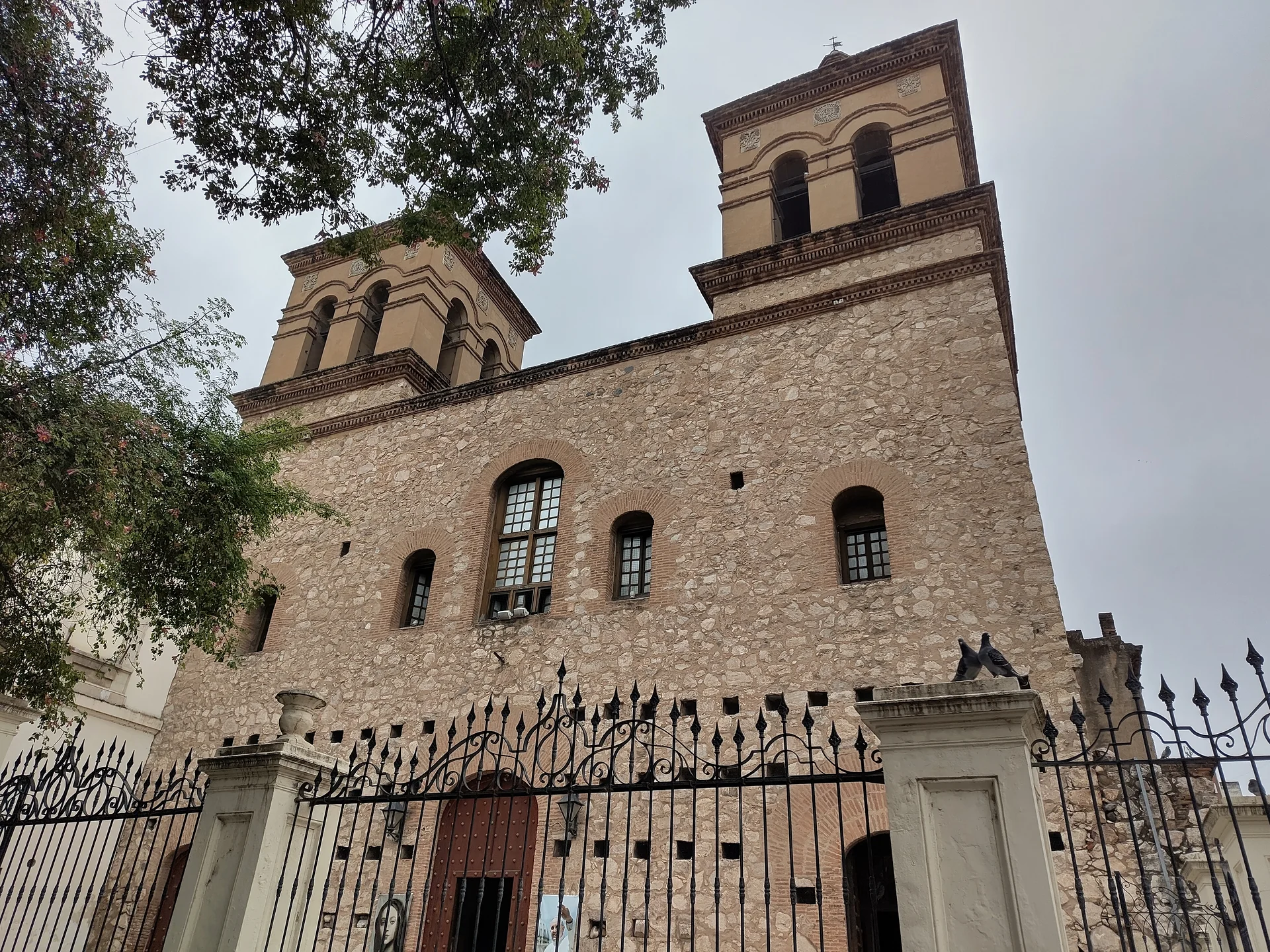 Iglesia de la Companía de Jesús — Église Compañía de Jesús (Argentine)
