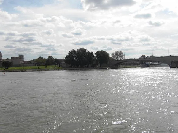 Le Rhône en automne — Pont Saint-Bénezet (France)