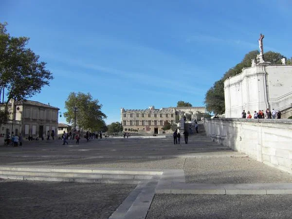 Place du Palais — Palais des Papes (France)