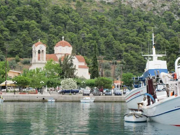 Port de kokkinias — Histiée-Edipsos (Grèce)