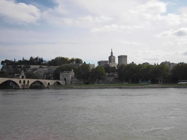 Pont de Saint Benezet Pont de Saint Benezet — Pont Saint-Bénezet (France)