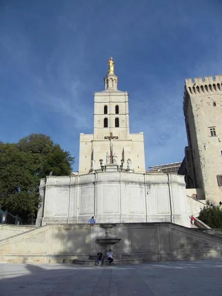 Vue cathédrale Vue cathédrale — Cathédrale d'Avignon (France)