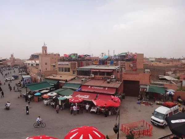 Vue panoramique du souk Vue panoramique du souk — Place Jamaa El Fna (Maroc)