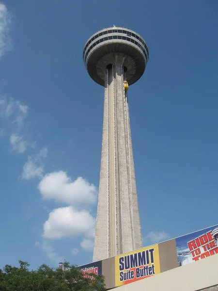 La Skylon Tower La Skylon Tower — Skylon Tower (Canada)