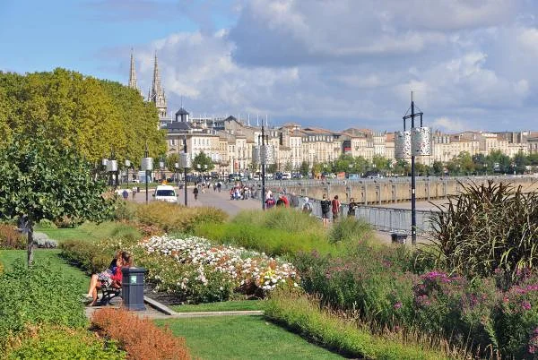 Quai Louis XVIII de Bordeaux