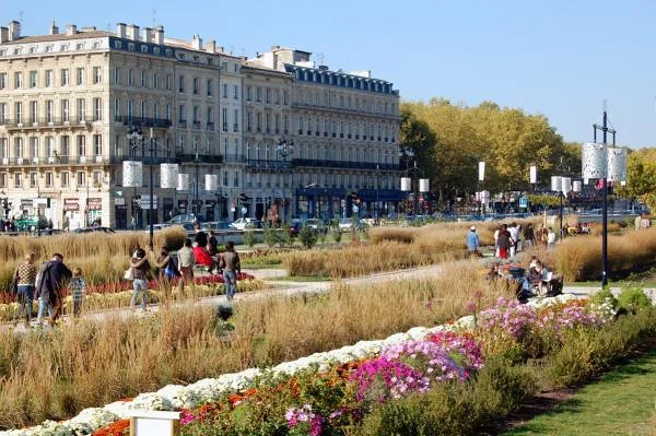 Jardin des quais — Les Quais de Bordeaux (France)