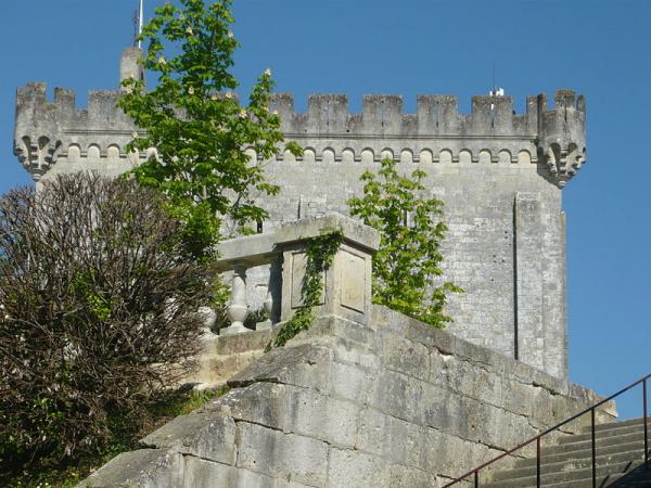 Donjon de Pons