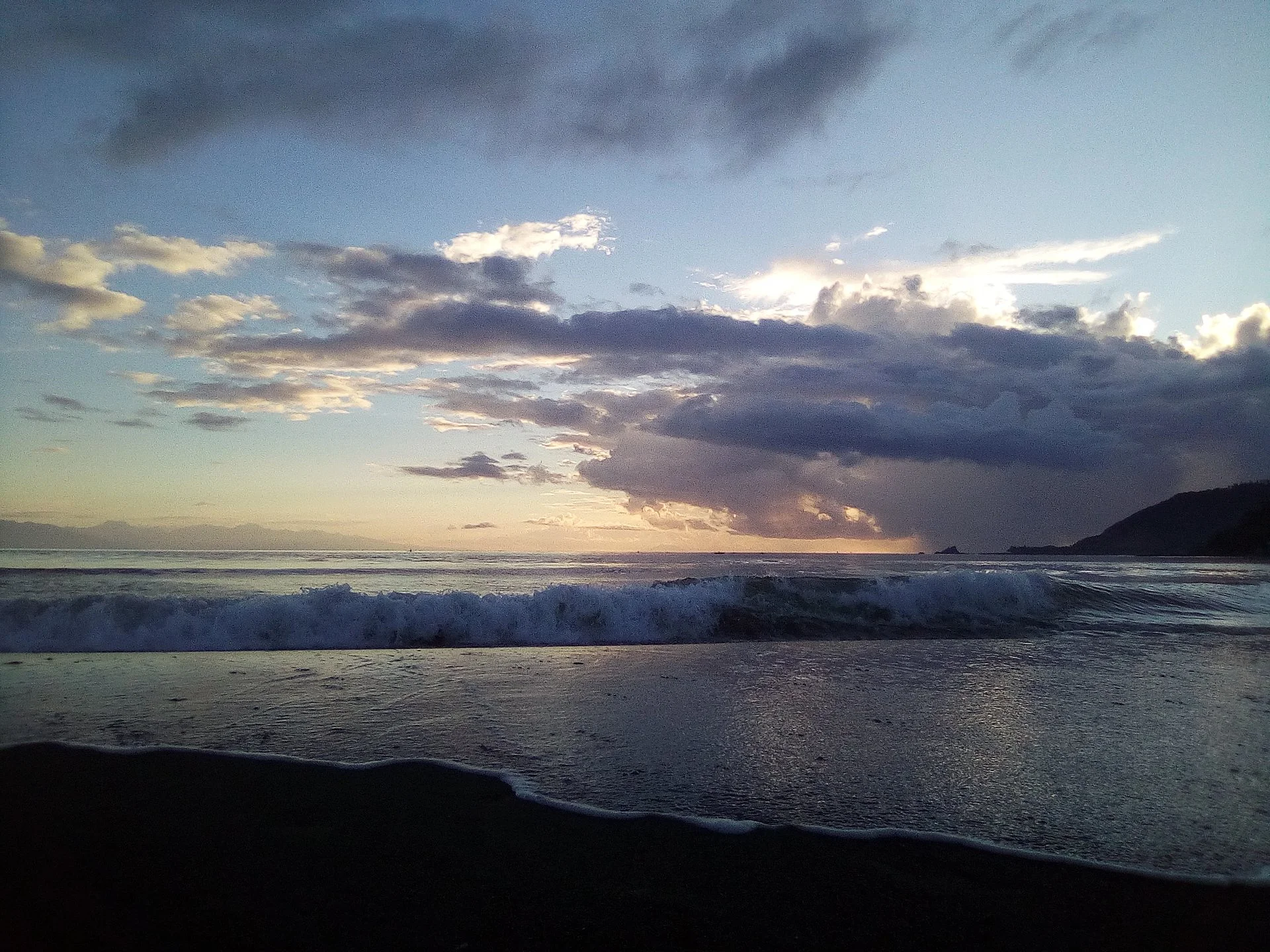 Sunset with the waves  (Philippines)