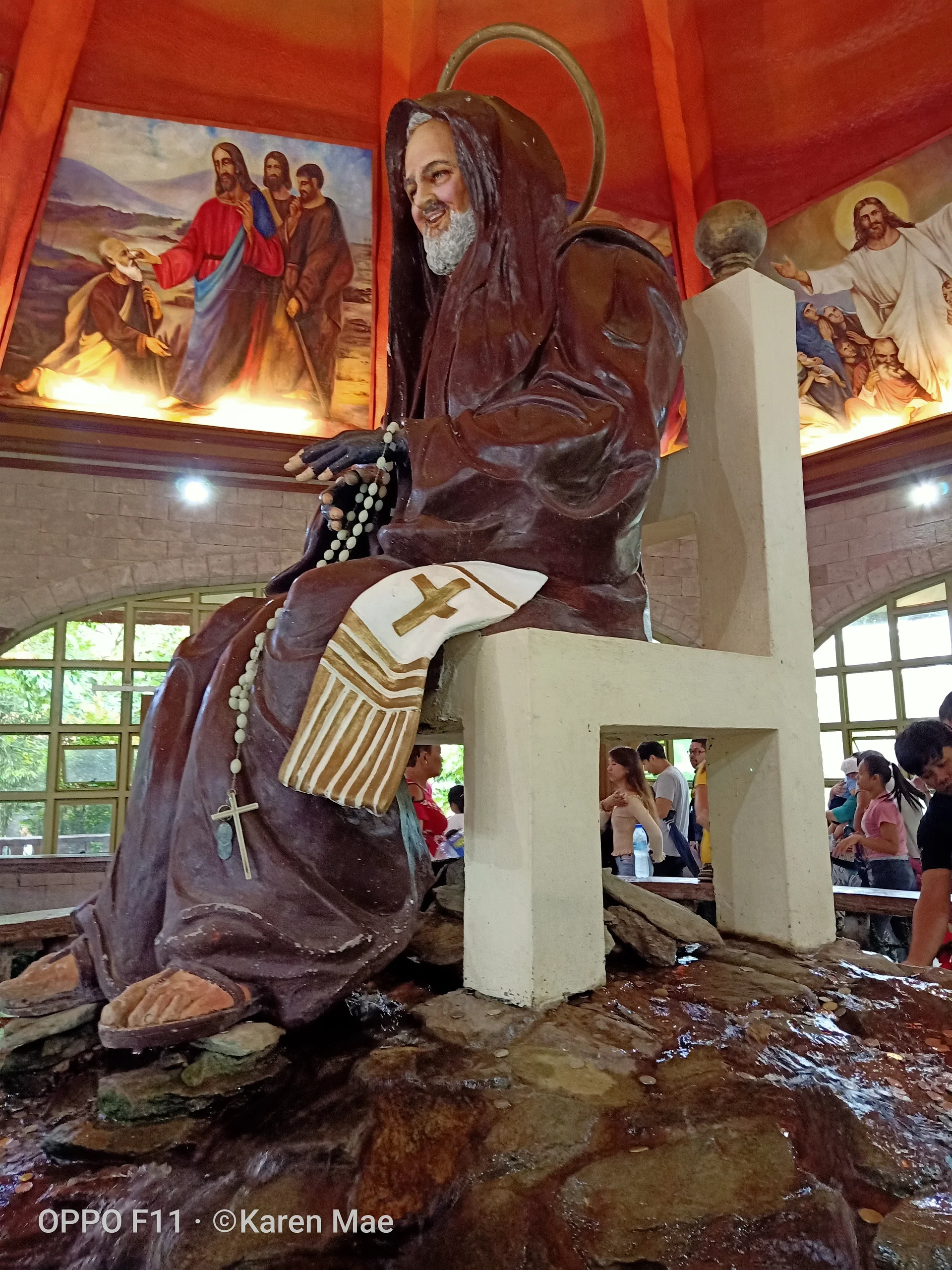 Sitting Statue (Philippines)