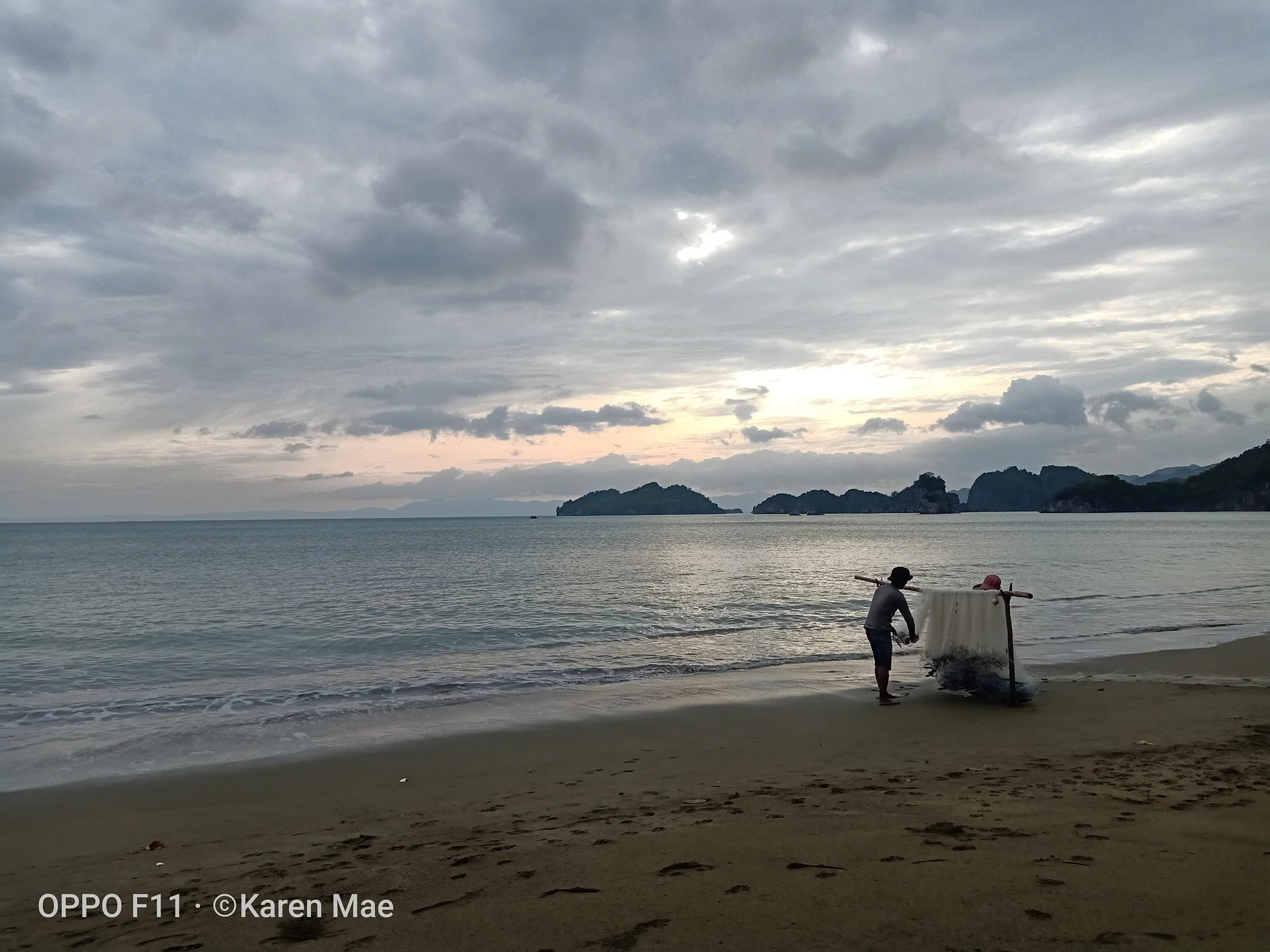 preparing the net  (Philippines)