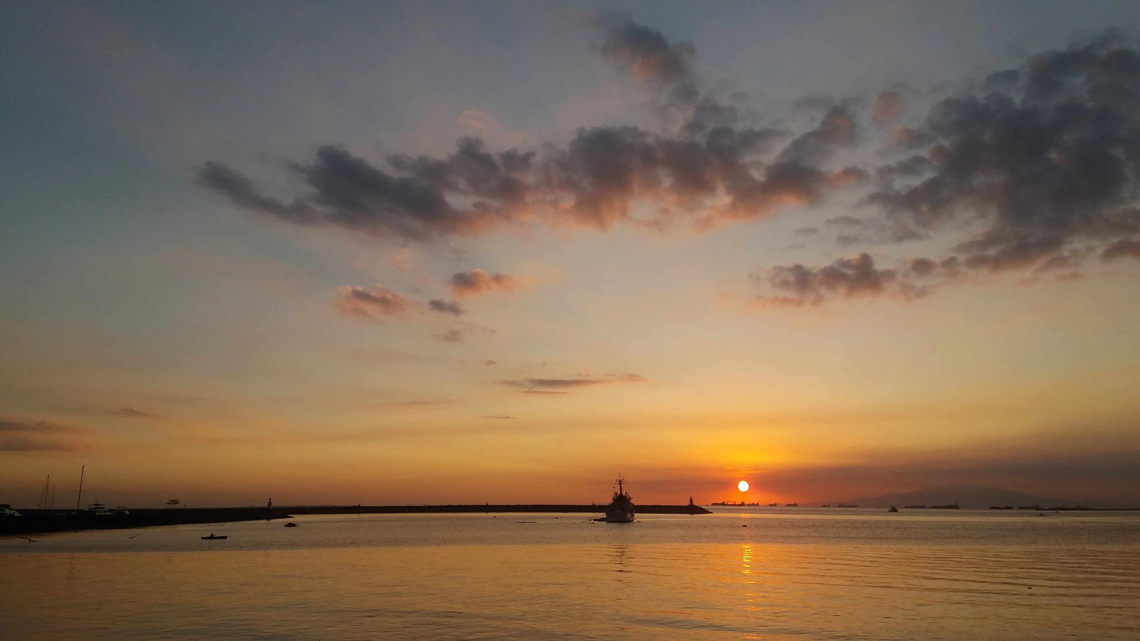 Manila Bay Sunset 
