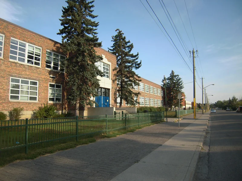 Queen Elisabeth Junio High School
