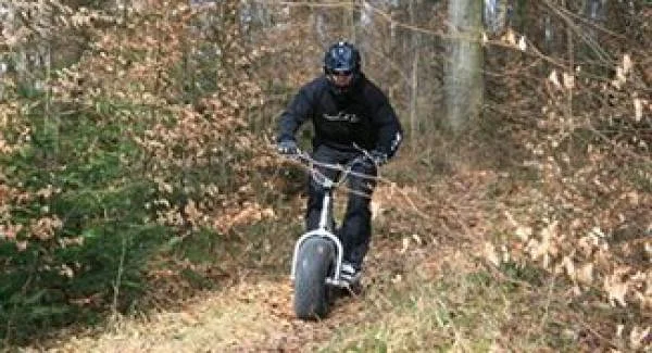 Trottinette en forêt — Charmey (Suisse)