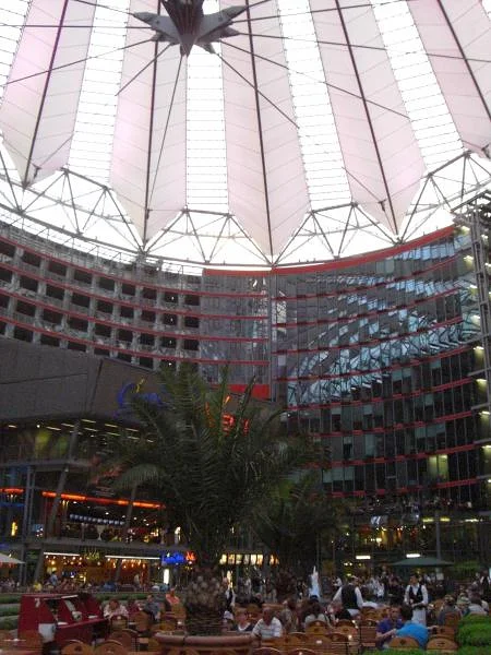 L'intérieur du Sony Center — Sony-Center (Allemagne)