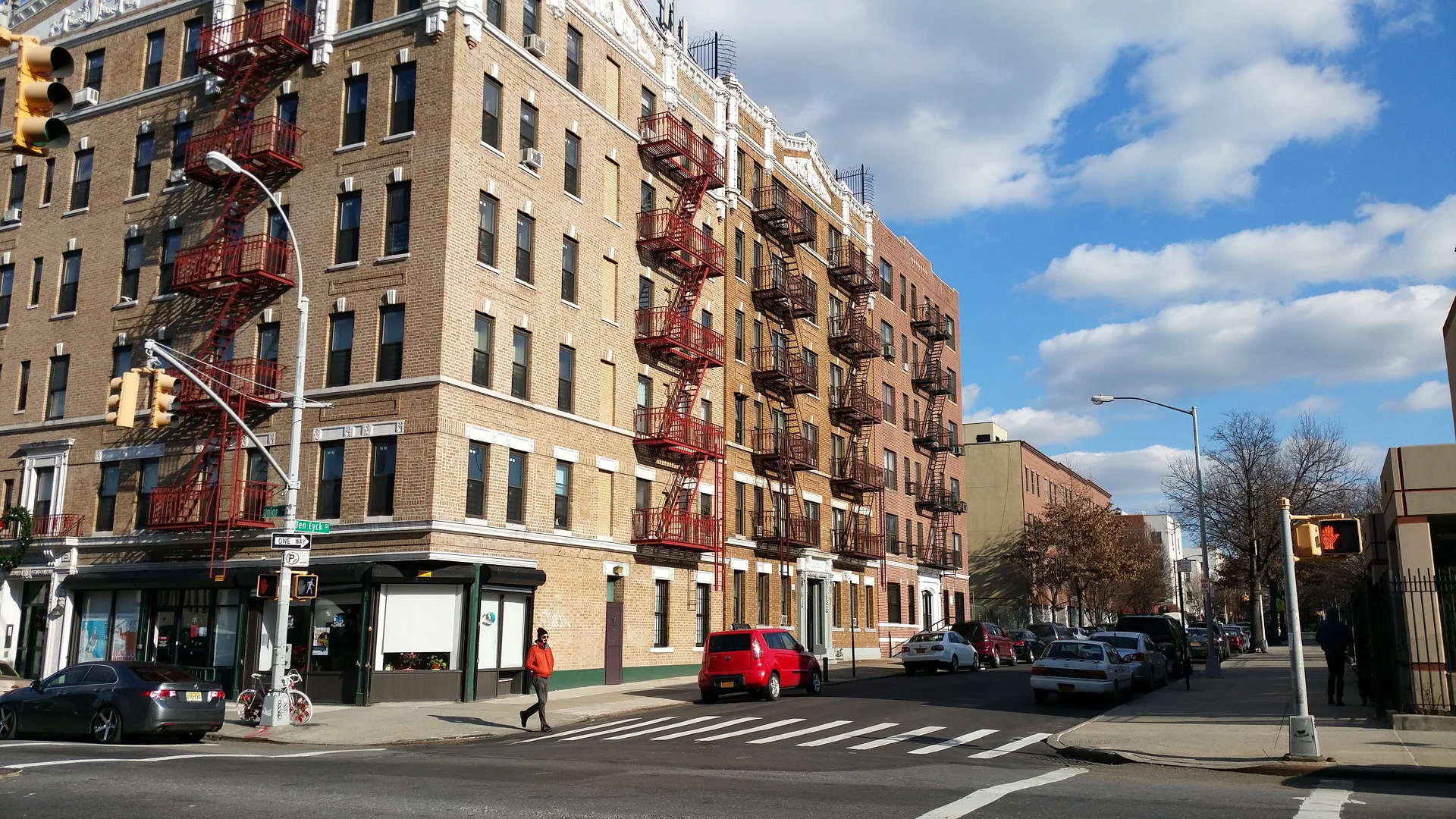Bâtiment typique US - Williamsburg Bâtiment typique US - Williamsburg — New-York (Etats-Unis)