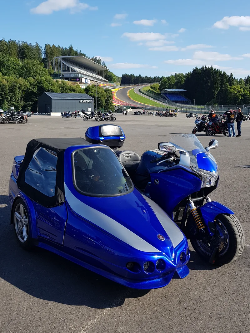 Le trois pattes à SPA Francorchamps — Spa-Francorchamps (Belgique)