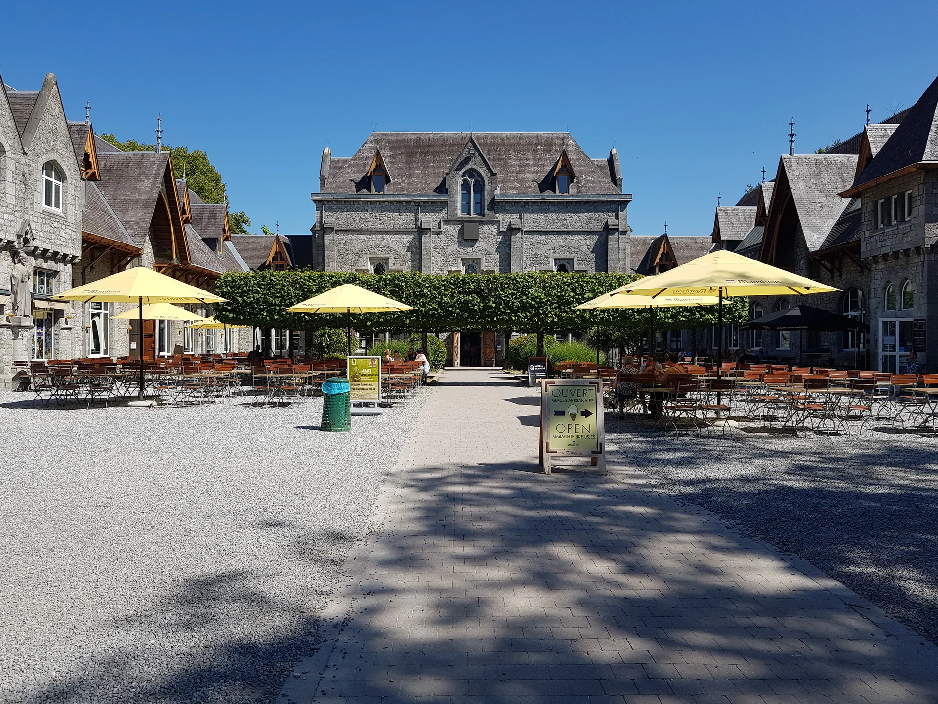 Abbaye de Maredsous Abbaye de Maredsous — Abbaye de Maredsous (Belgique)