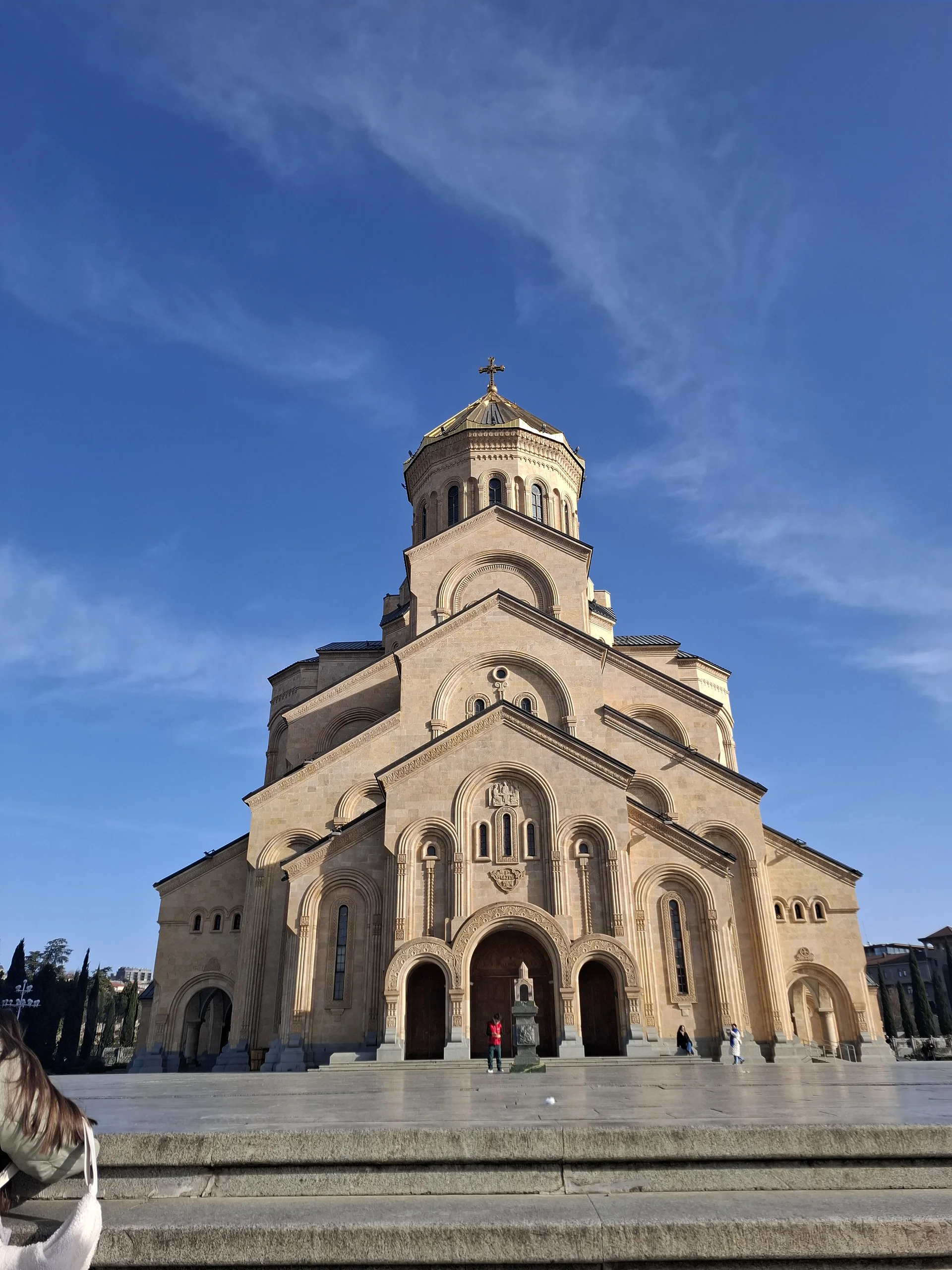 Cathédrale de la Sameba, Tbilissi  — Cathédrale de la Sainte-Trinité de Tbilisi (Géorgie)