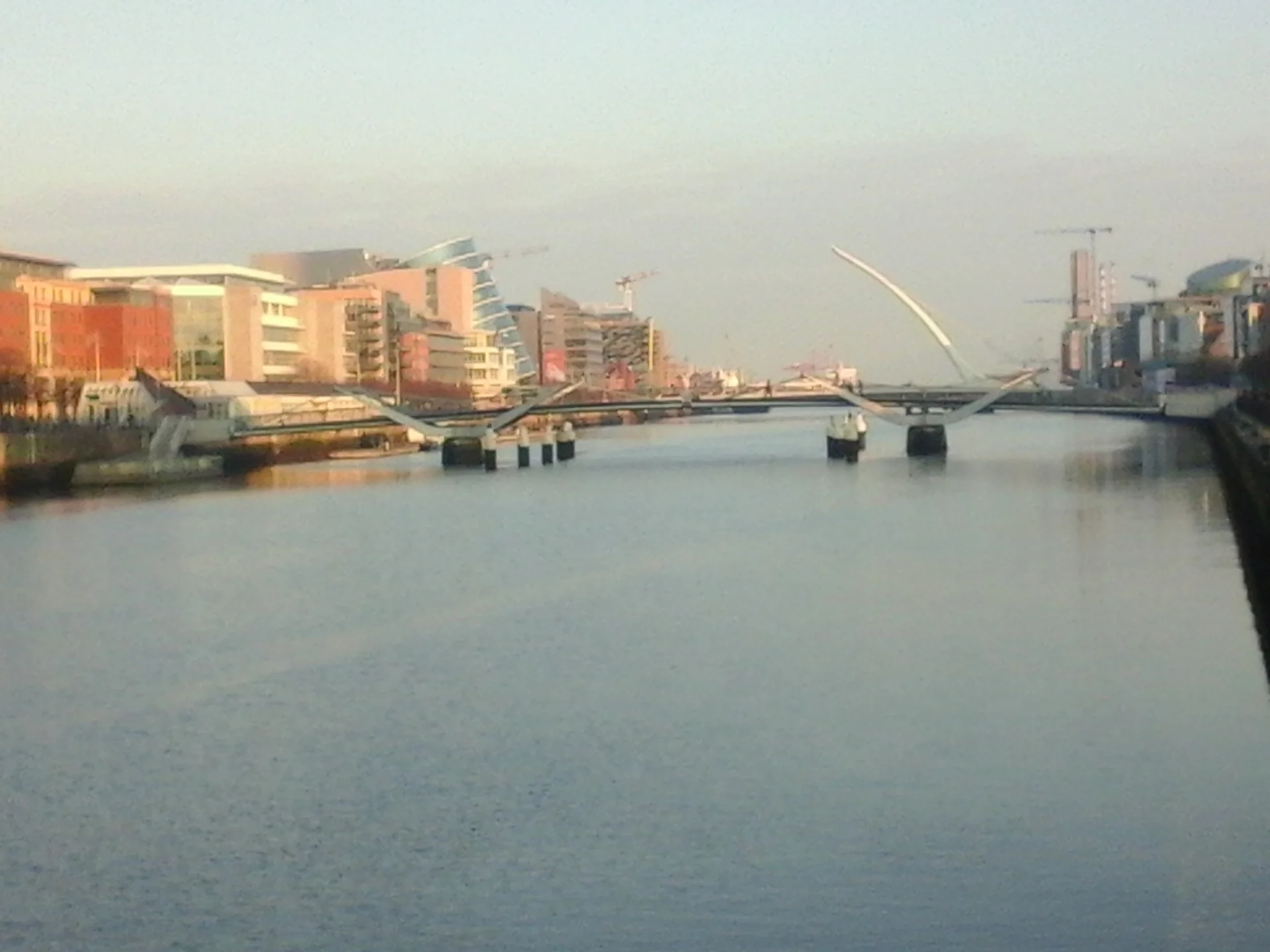 Le célèbre pont du Dublin — Sean O'Casey Bridge (Irlande du Sud)